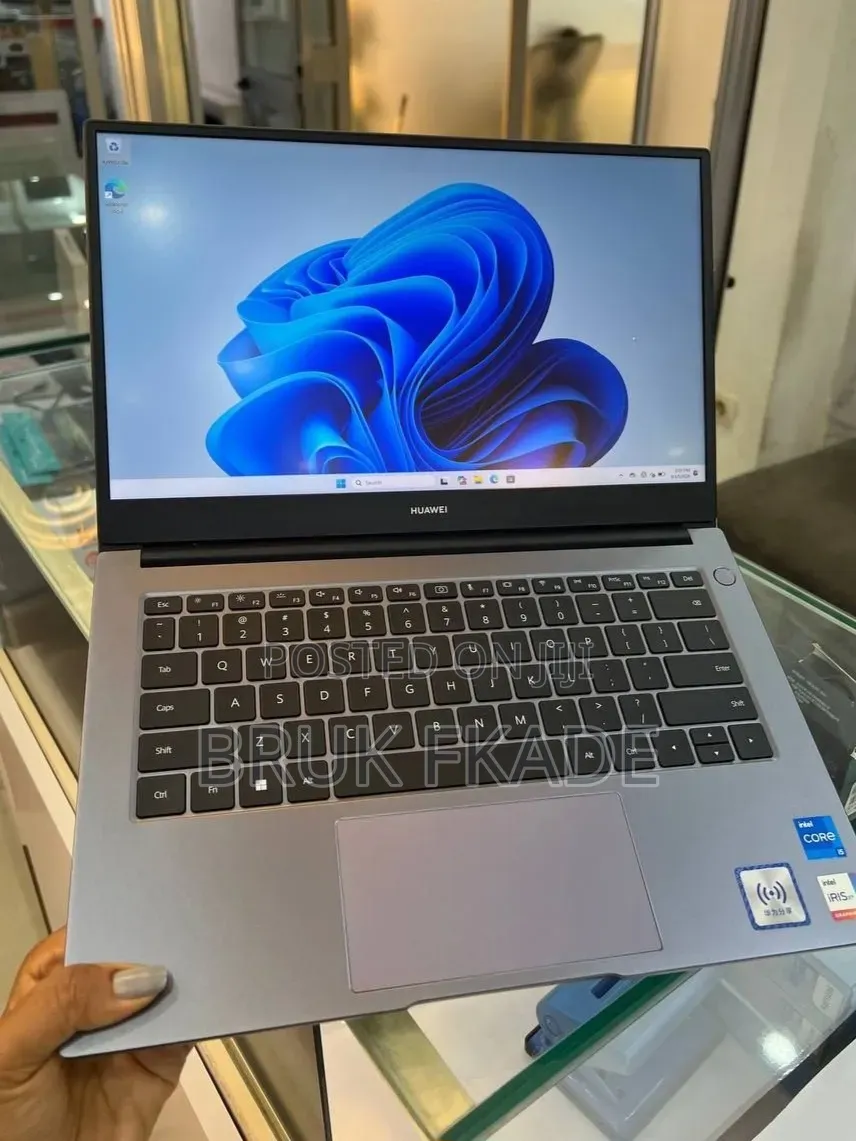 New Laptop Huawei 16GB Intel Core i5 SSD 512GB