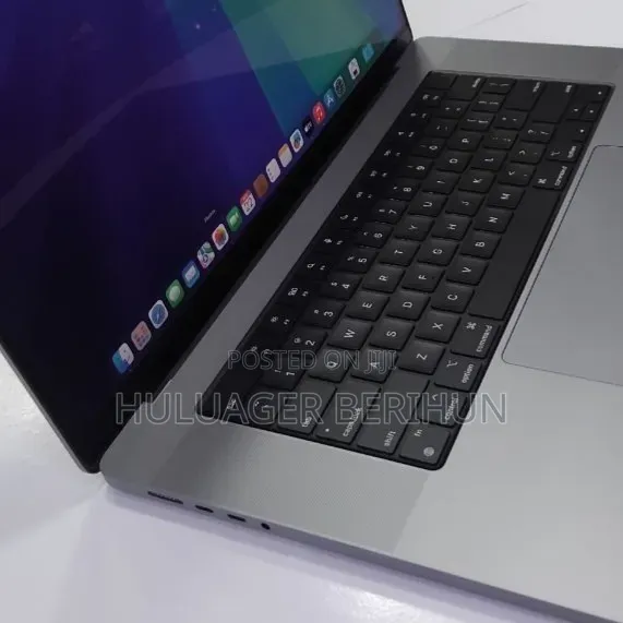New Laptop Apple MacBook Pro 2021 M1 Max 32GB Apple M1 Max SSD 1T