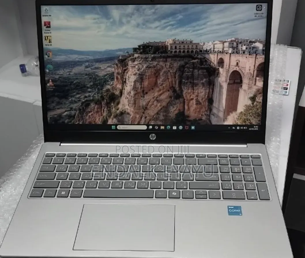 New Laptop HP 8GB Intel Core i3 SSD 256GB