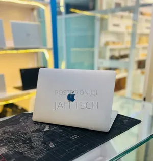 New Laptop Apple MacBook Pro 2022 M2 8GB Apple M2 SSD 512GB