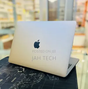 New Laptop Apple MacBook Pro 2022 M2 8GB Apple M2 SSD 512GB