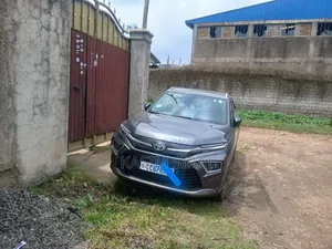 Toyota Urban Cruiser 2024 Gray