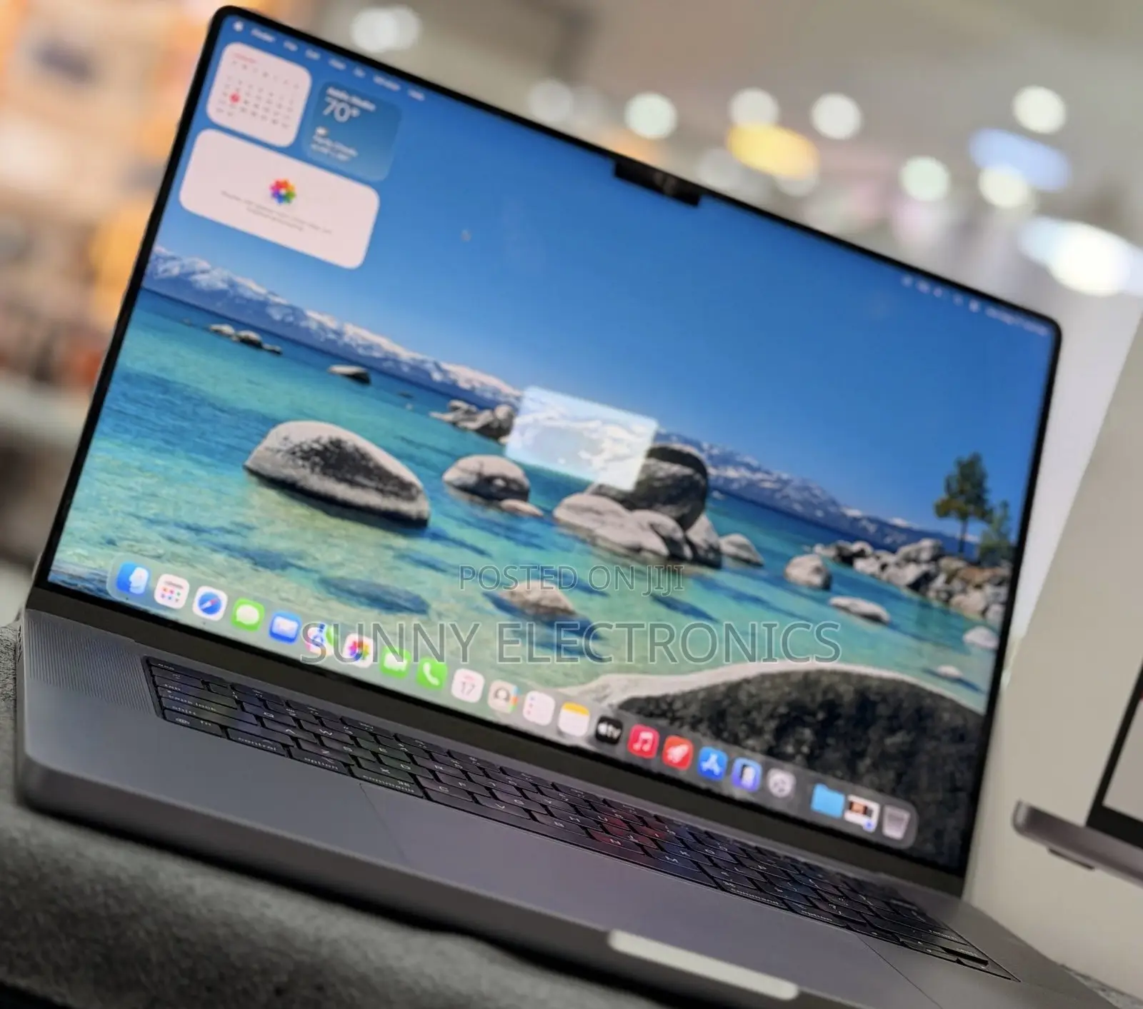 New Laptop Apple 16GB Apple M1 Pro SSD 512GB