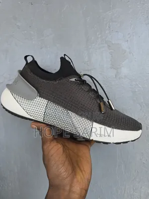 Under Armour HOVR Tech