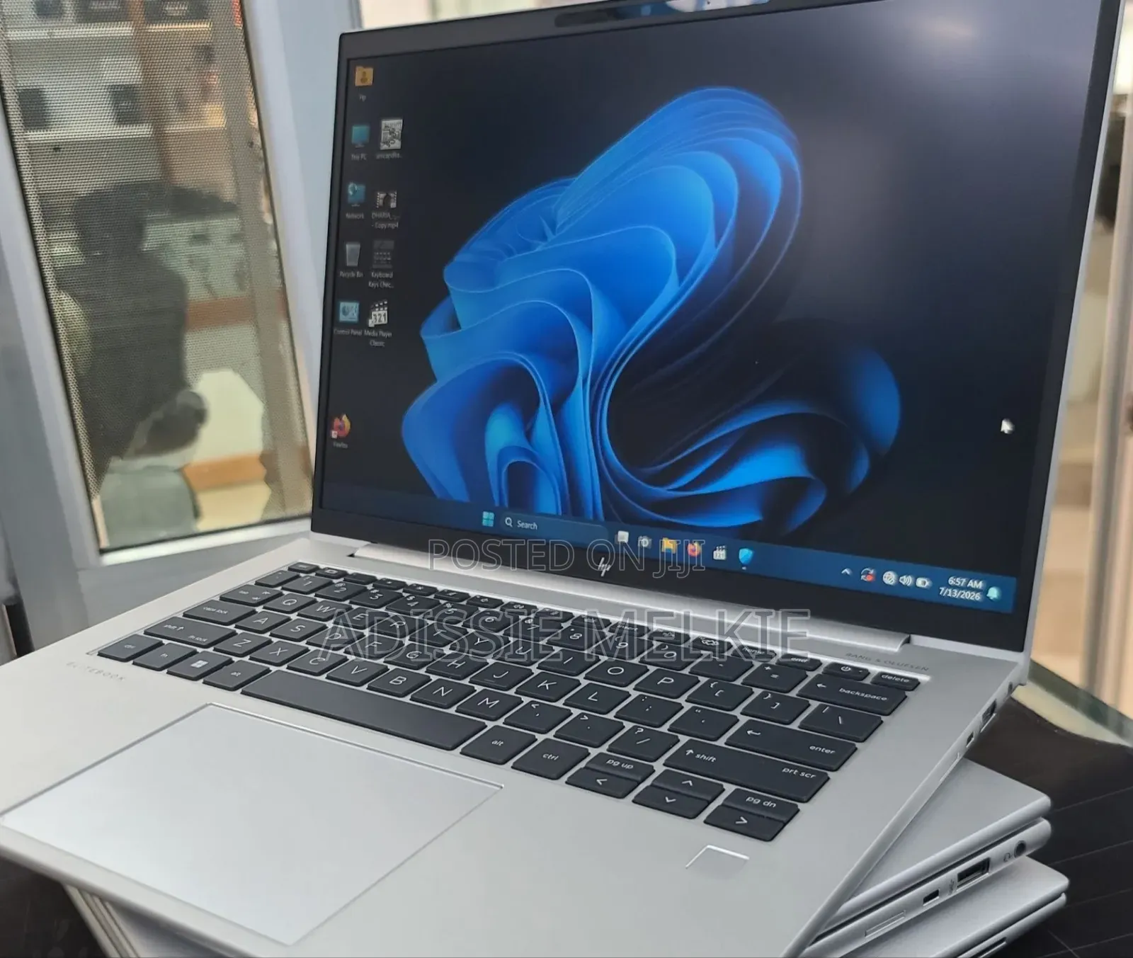 New Laptop HP EliteBook 840 G10 16GB Intel Core i7 SSD 512GB