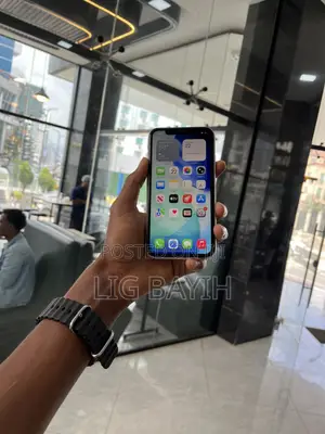 Apple iPhone 11 64 GB White