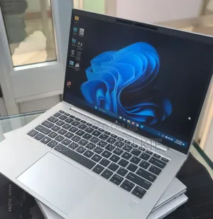 New Laptop HP EliteBook 840 G10 16GB Intel Core i7 SSD 512GB