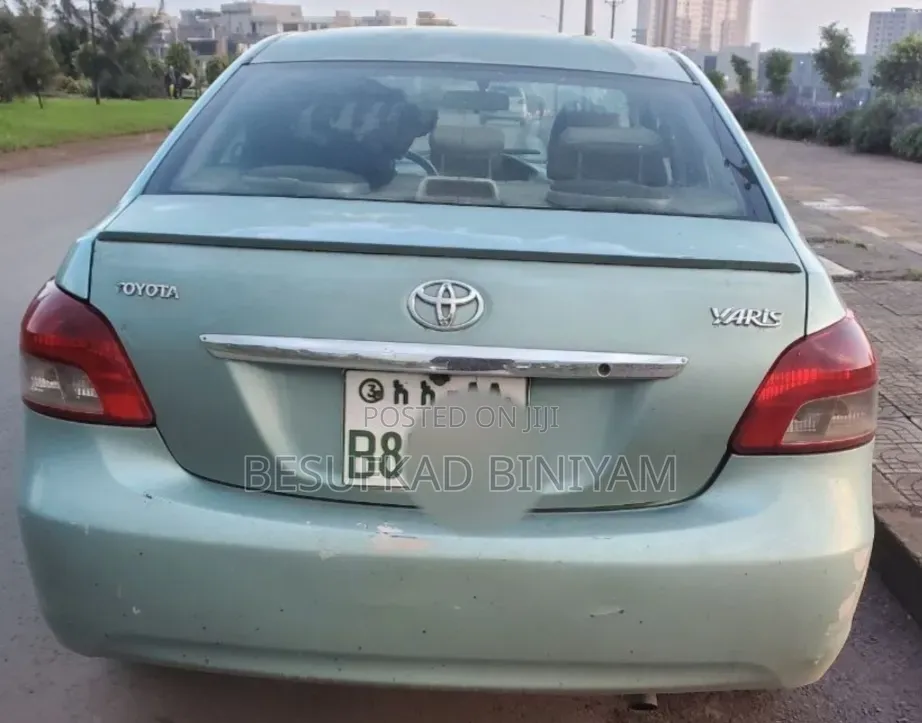 Toyota Belta 2006