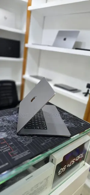 New Laptop Apple MacBook Pro 2021 M1 32GB Apple M1 Pro SSD 512GB