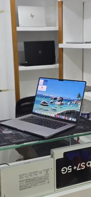 New Laptop Apple MacBook Pro 2021 M1 32GB Apple M1 Pro SSD 512GB
