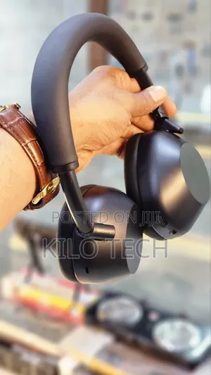 WH-1000XM6 Wireless Noise-Canceling Headphones