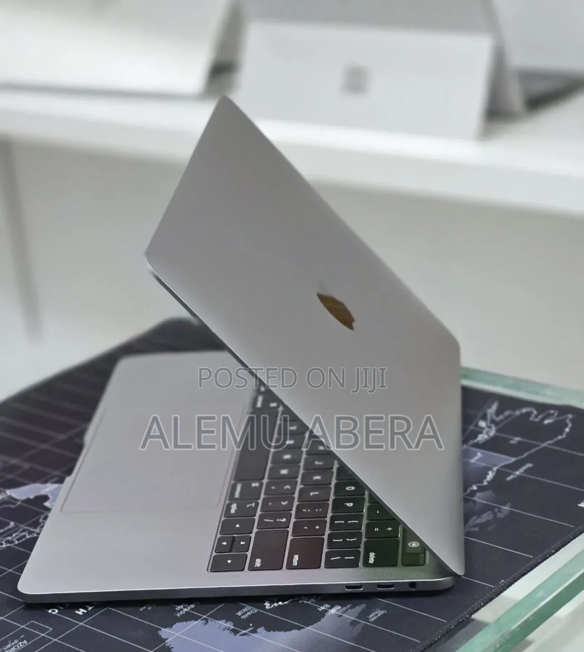 New Laptop Apple MacBook Pro 2020 M1 8GB Apple M1 SSD 256GB