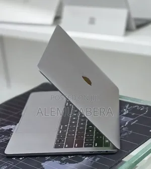 New Laptop Apple MacBook Pro 2020 M1 8GB Apple M1 SSD 256GB
