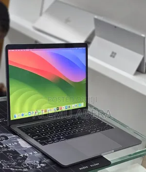 New Laptop Apple MacBook Pro 2020 M1 8GB Apple M1 SSD 256GB