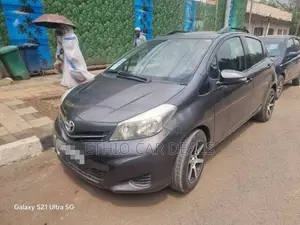 Toyota Yaris 2012 Black