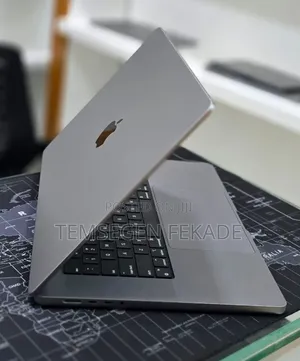 New Laptop Apple MacBook Pro 2021 M1 32GB Apple M1 Pro SSD 512GB