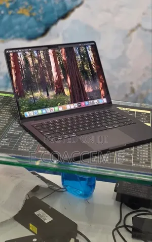 New Laptop Apple MacBook 16GB Apple M4 SSD 512GB