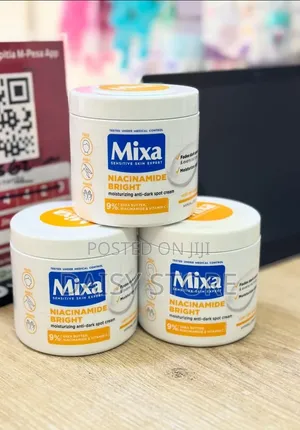 Mixa Niacinamide Bright የጥቁር ነጠብጣብ ማጥፊያ እና ማጥሪያ ክሬም (400ml)