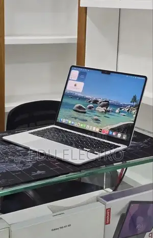 New Laptop Apple MacBook Air 2024 M3 16GB Apple M3 SSD 512GB