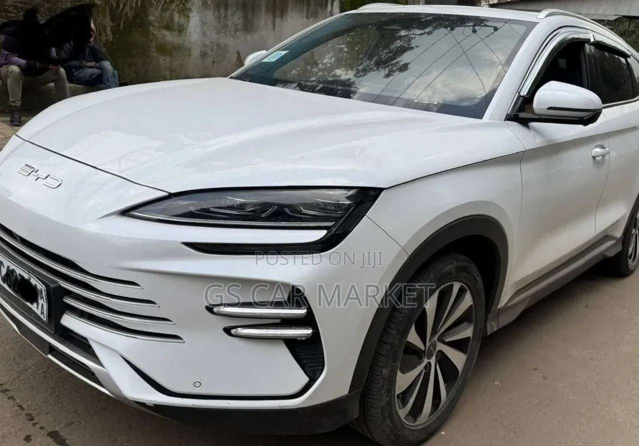BYD Song Plus DM-i 2025 White
