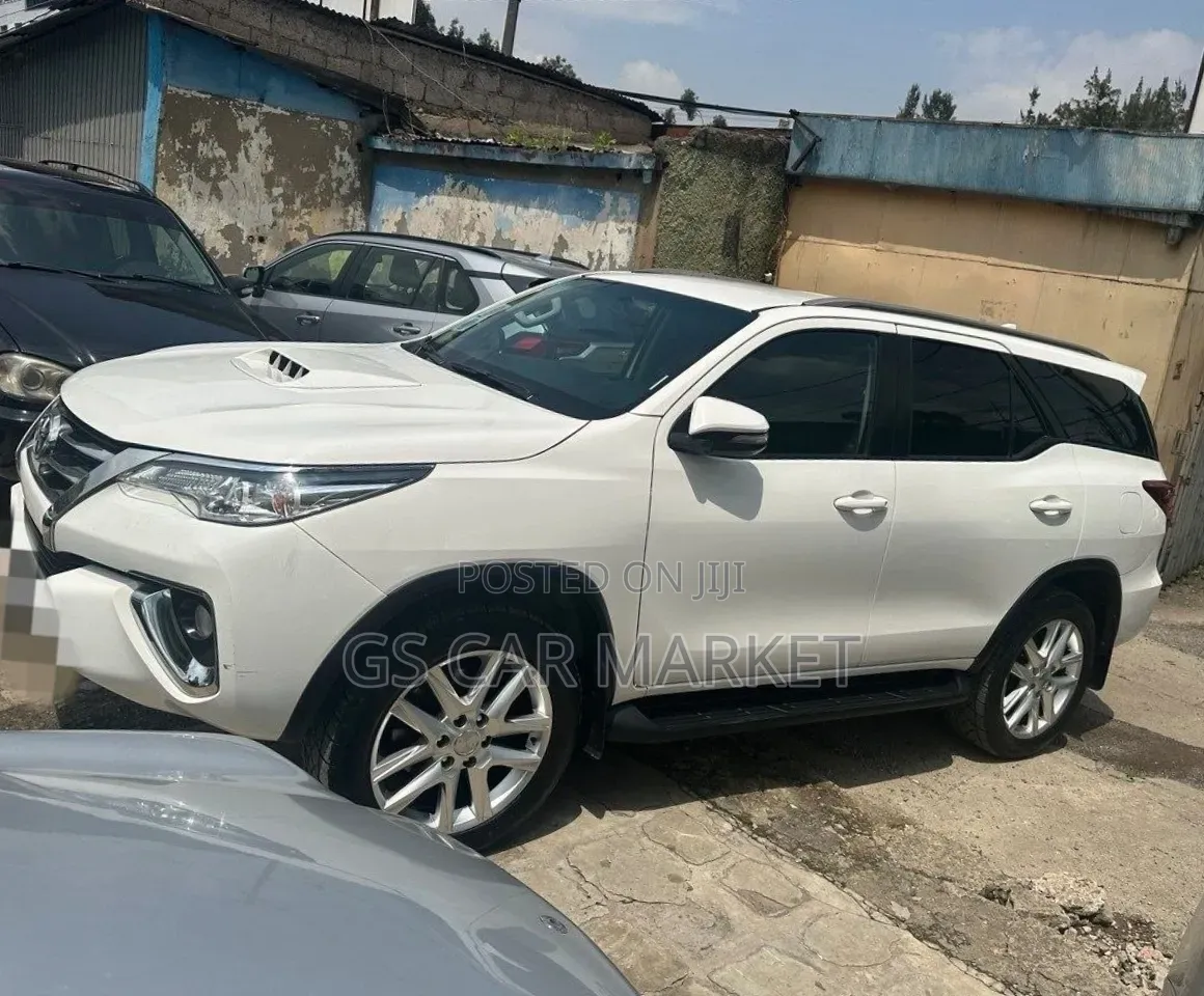 Toyota Fortuner 2017 White