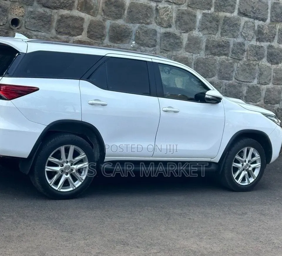 Toyota Fortuner 2017 White