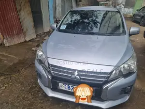 Mitsubishi Attrage 2021 Silver