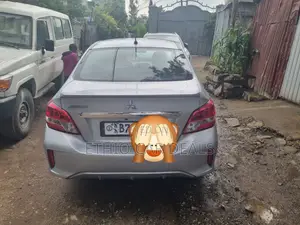 Mitsubishi Attrage 2021 Silver