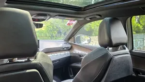 Peugeot 5008 2021 Ivory