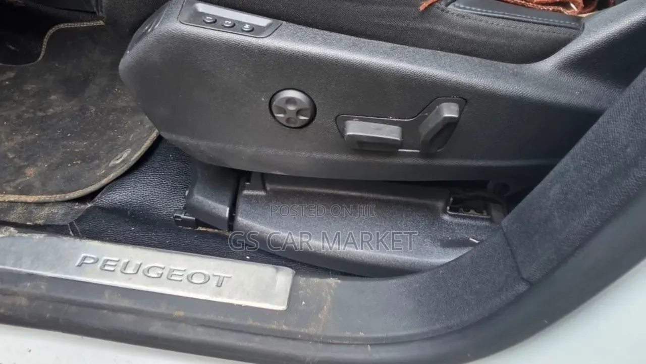 Peugeot 5008 2021 Ivory