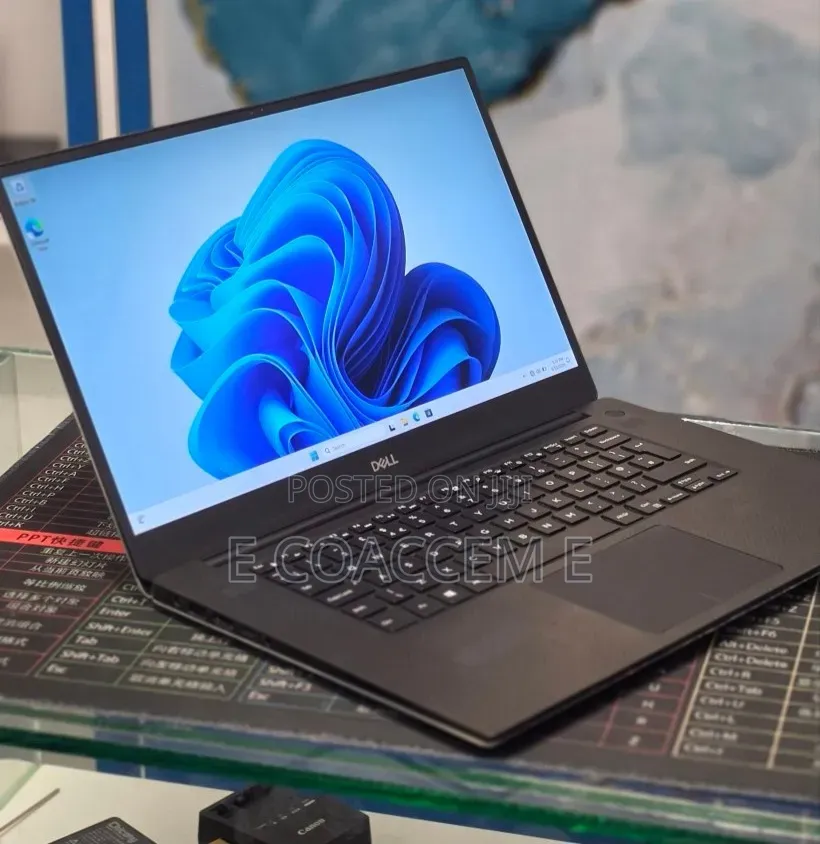New Laptop Dell 16GB Intel Core i5 SSD 512GB