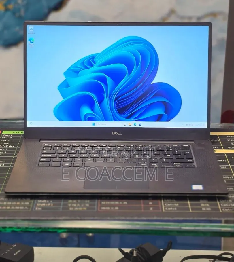New Laptop Dell 16GB Intel Core i5 SSD 512GB