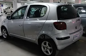 Toyota Vitz 2004 Silver