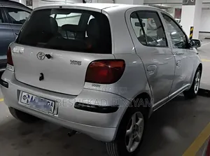 Toyota Vitz 2004 Silver