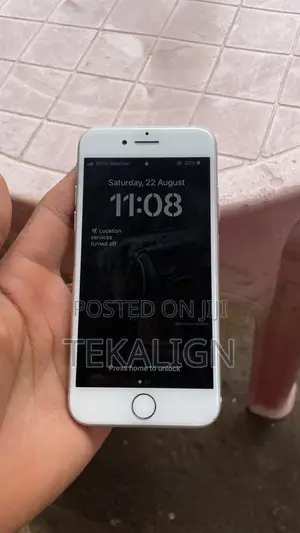 Apple iPhone 8 64 GB White