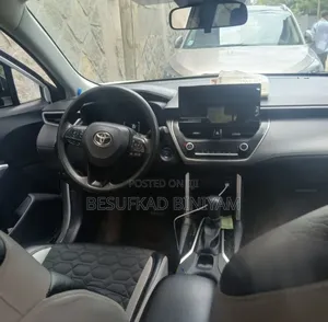 Toyota Corolla Cross 2024 White
