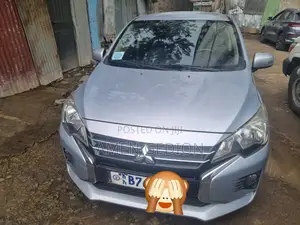 Mitsubishi Attrage 2021 Silver