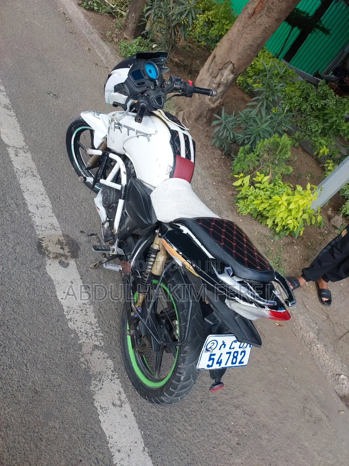 TVS Apache 180 RTR 2021 Yellow