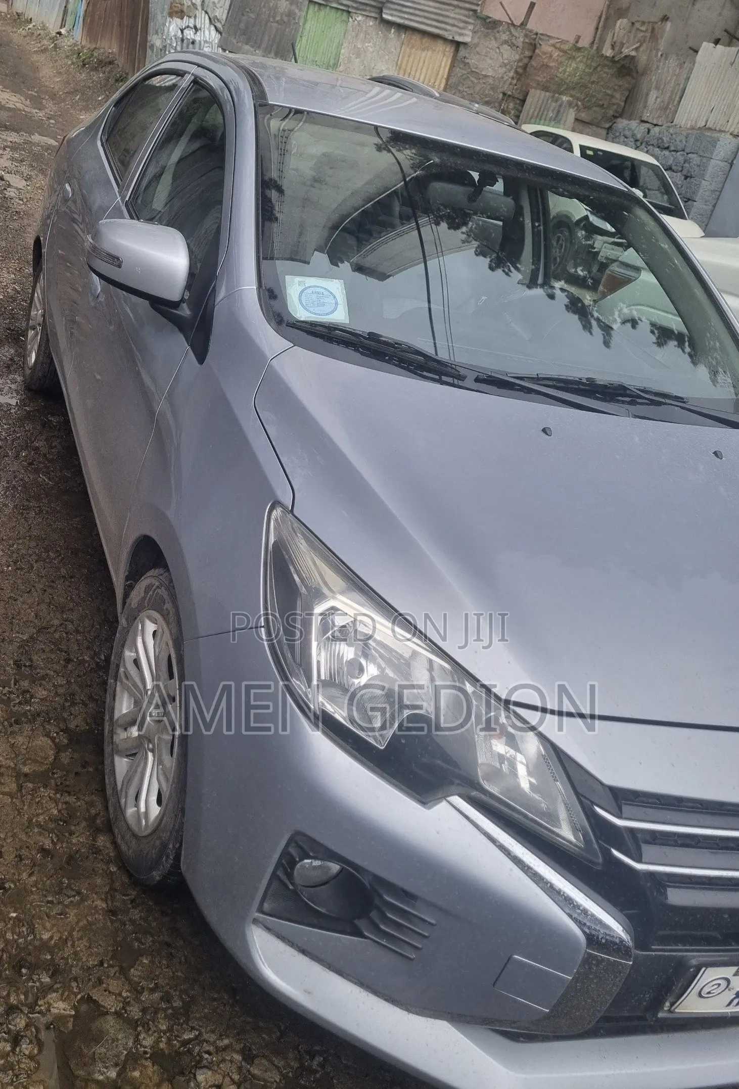 Mitsubishi Attrage 2021 Silver