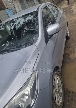 Mitsubishi Attrage 2021 Silver