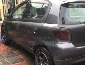 Toyota Vitz 1999 Black