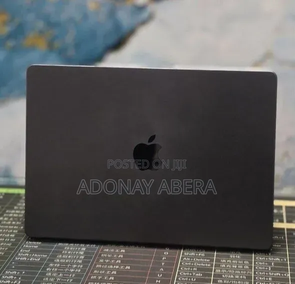 New Laptop Apple MacBook 16GB Apple M4 SSD 512GB