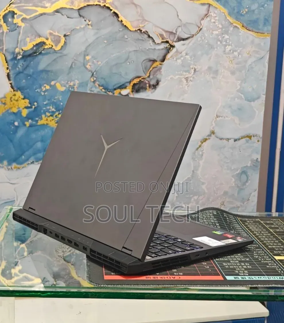 New Laptop Lenovo Legion 9 16GB AMD Ryzen 7 SSD 512GB