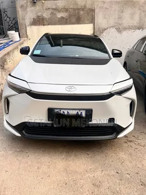 Toyota bZ4X 2024 White