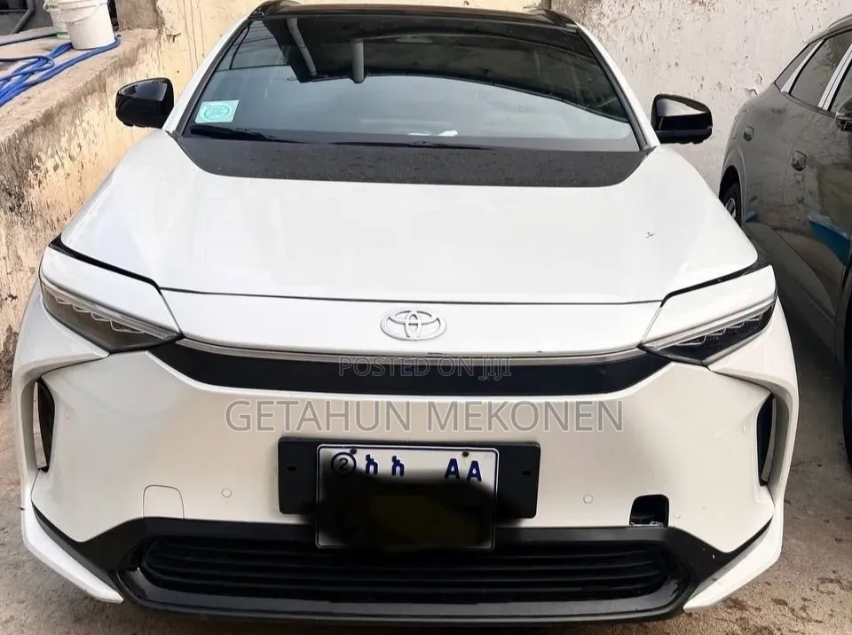 Toyota bZ4X 2024 White