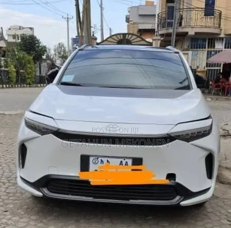 Toyota bZ4X 2024 White