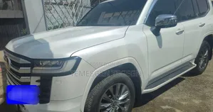 Toyota Land Cruiser 2023 White