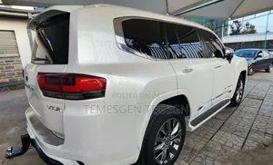 Toyota Land Cruiser 2023 White