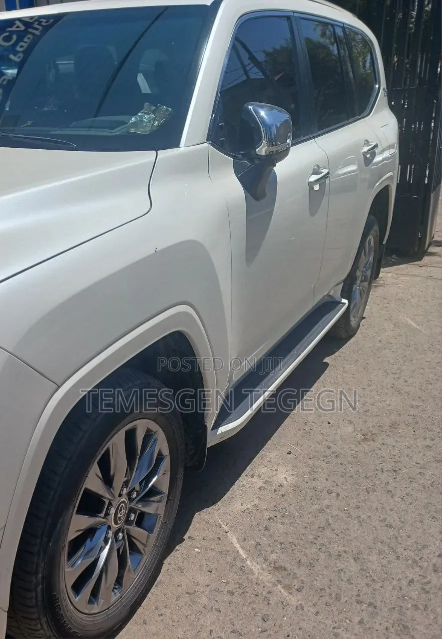 Toyota Land Cruiser 2023 White