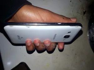 Samsung Galaxy J2 8 GB Black